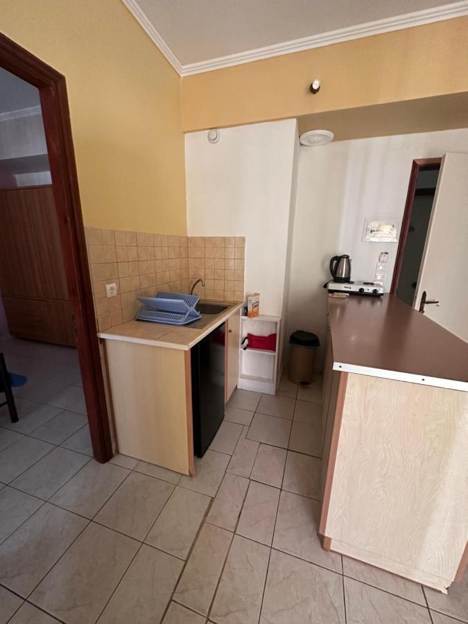 Rainbow ApartmentsKalamákion エクステリア 写真